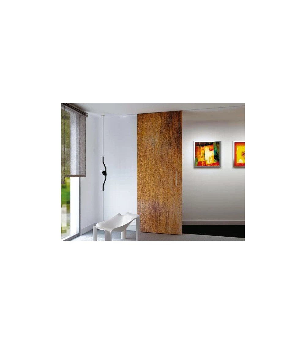 Stumdomų durų sistema su aliuminio profilių komplektu stiklui arba plokštei.